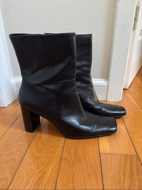BANDOLINO / Women's Black Leather Block Heel Boots